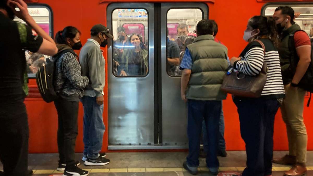 Se puede comer o echar taco placero en el Metro de CDMX? - Uno TV