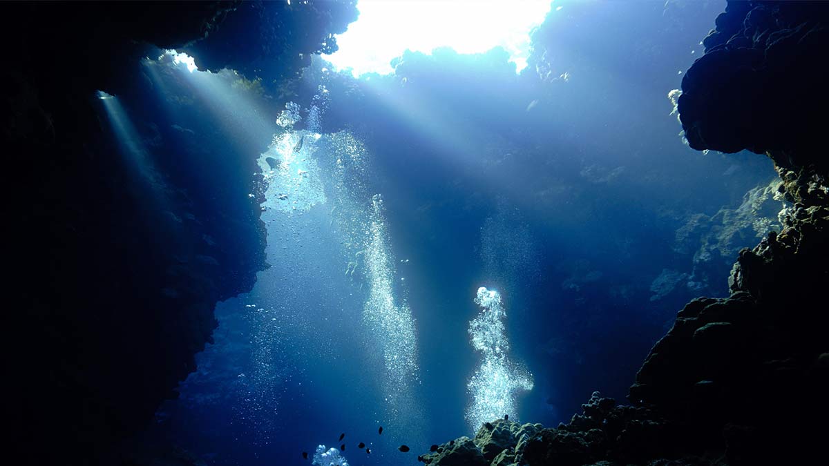 El agujero azul mexicano Taam Ja' tiene es casi circular en la superficie