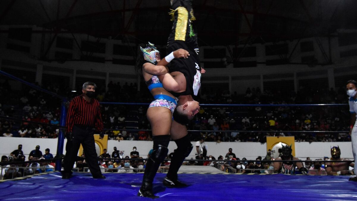 El "martinete" está prohibido en la lucha libre mexicana