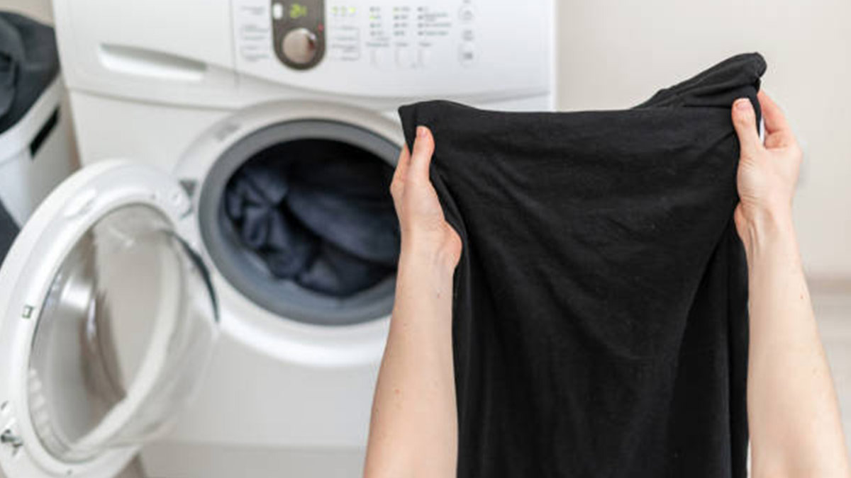 ¿Cómo lavar la ropa negra en la lavadora? paso a paso