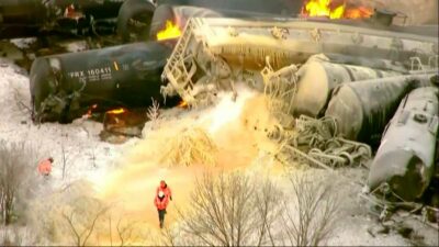 Por el descarrilamiento del tren se emitió una orden de evacuación.