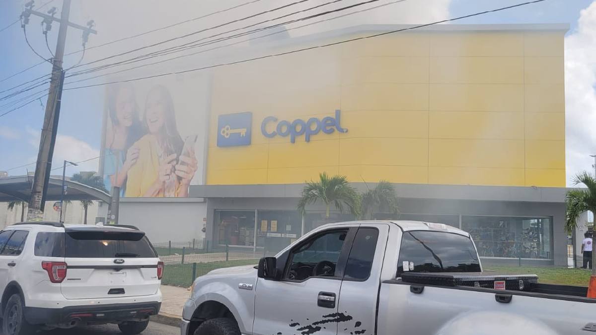 Incendio en Coppel de Cancún, Quintana Roo.