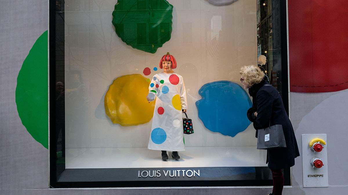 Entramos en la presentación de la colaboración entre Louis Vuitton y Yayoi  Kusama