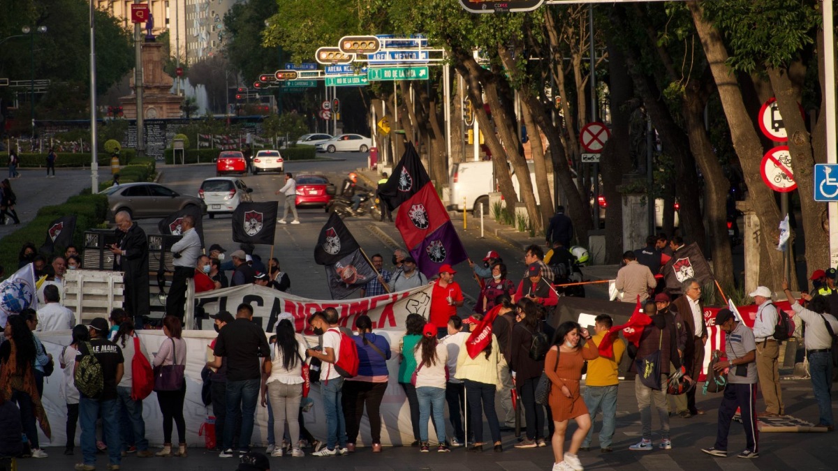 Marchas CDMX , bloqueo de trabajadores sobre Paseo de la Reforma