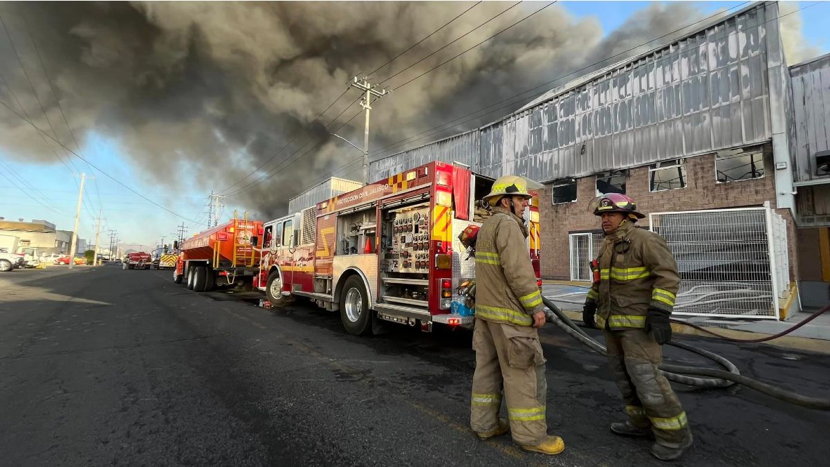 Activan Alerta Atmosférica en Jalisco por incendio en Tlajomulco