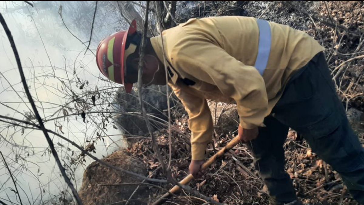 Activan Alerta Atmosférica en Tlajomulco por incendio en Totoltepec