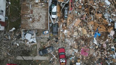 Destrozos por tornado en Arkansas