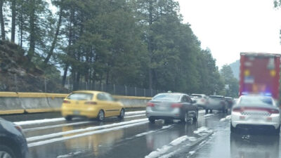 Autopista México-Cuernavaca se pinta de blanco