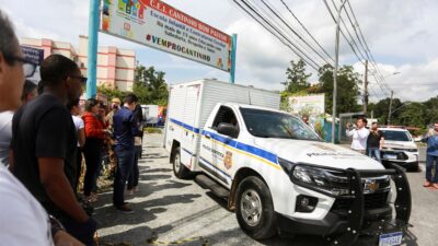 Ataque guardería Brasil, patrulla saliendo del colegio privado