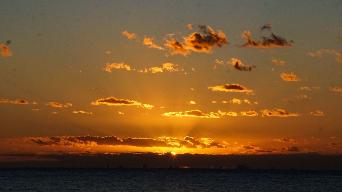 Rayos del sol en playa de México