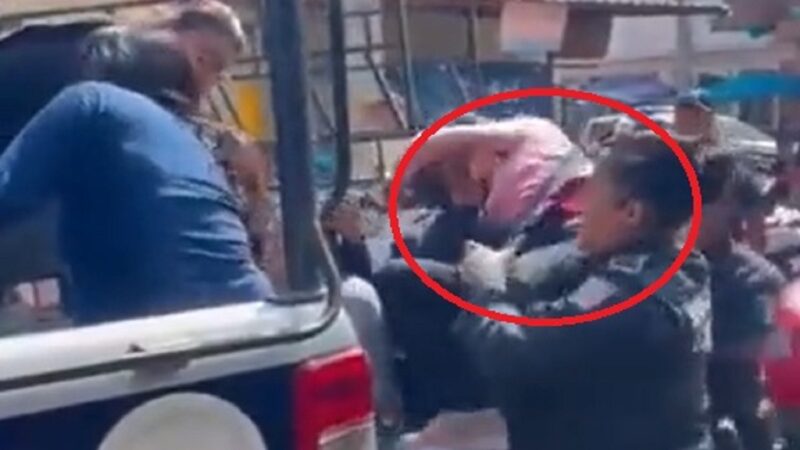 Izúcar De Matamoros Puebla Policías Detienen A Mujeres Video Uno Tv 9346