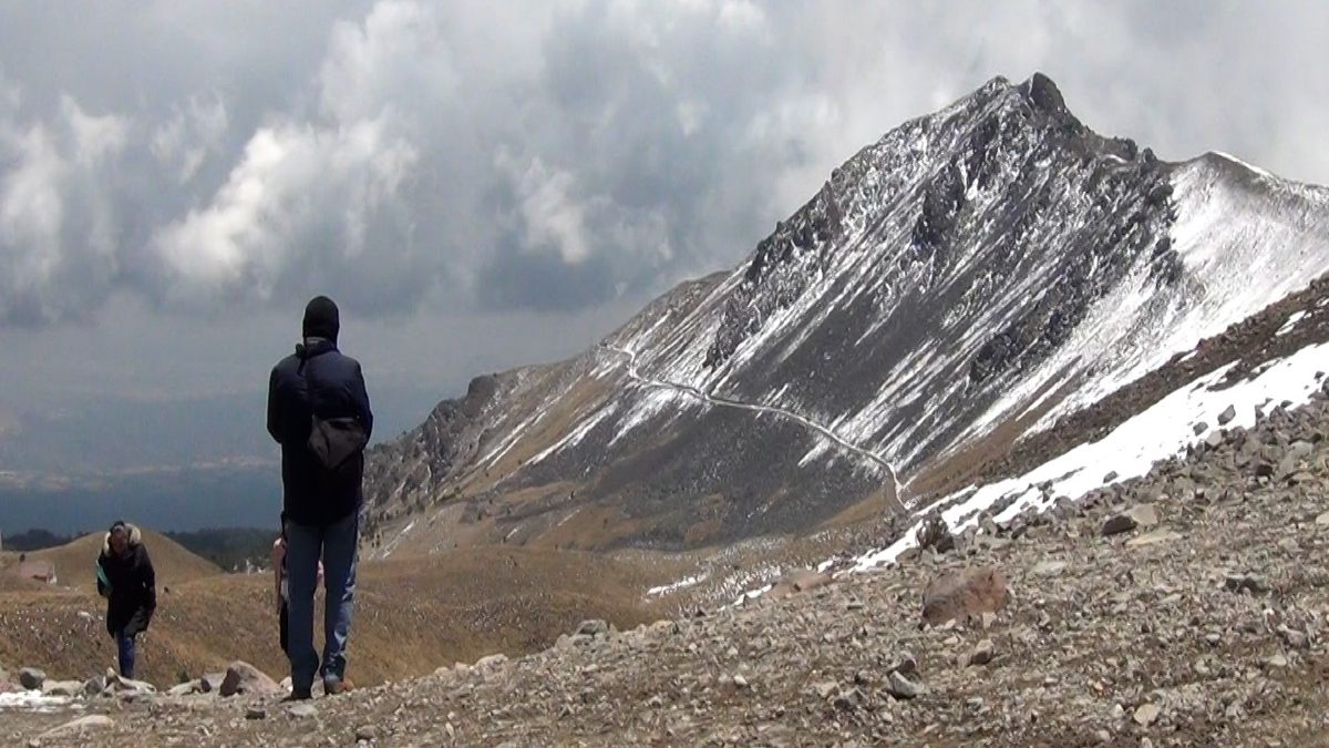 Nevado De Toluca Sorprende Con Caida De Nieve En Primavera