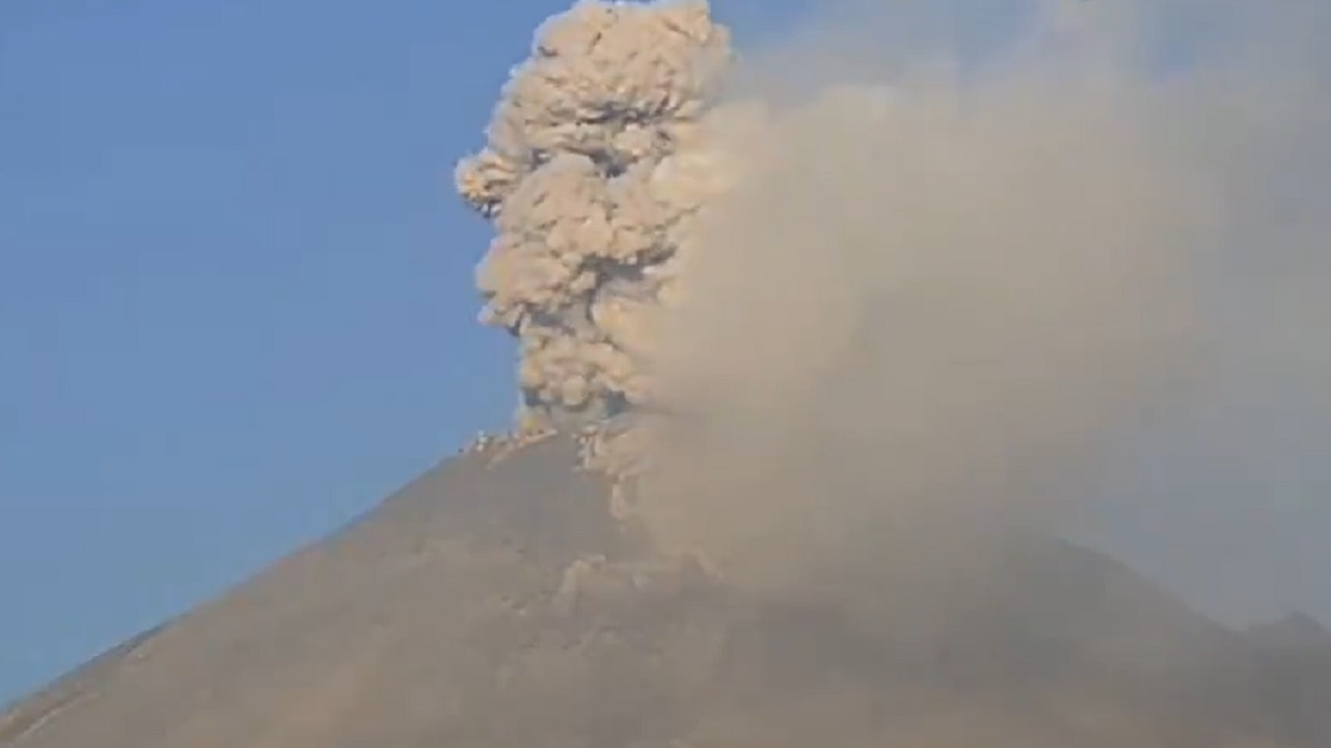 volcan-popocatepetl-captan-violenta-explosion