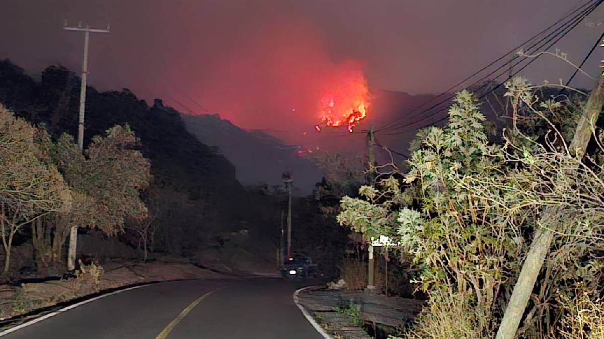 Incendio en cerros entre Tepoztlán y Tlayacapan, Morelos